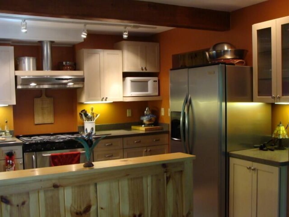 Kitchen right