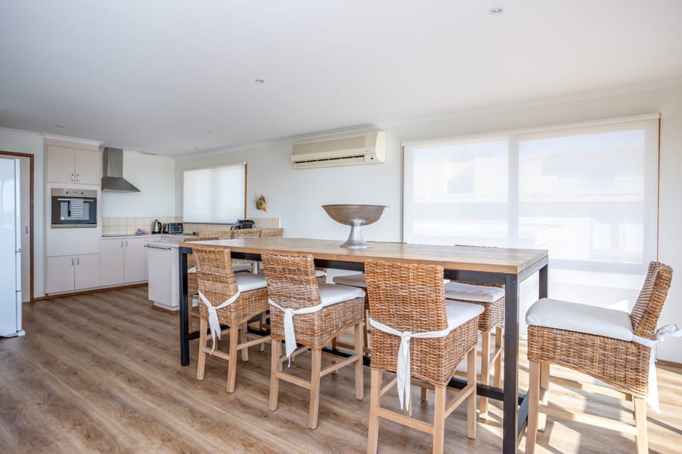 Upstairs kitchen, dining, split system