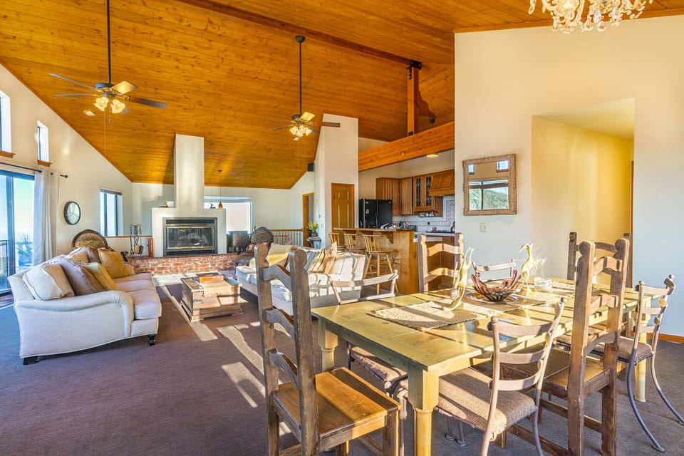Very open floor plan in our Julian Cabin