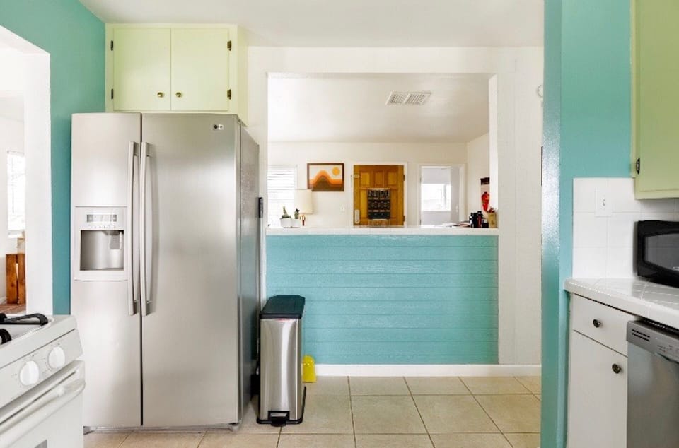 Large refrigerator/freezer. BYO drinking water, filter hose is not connected