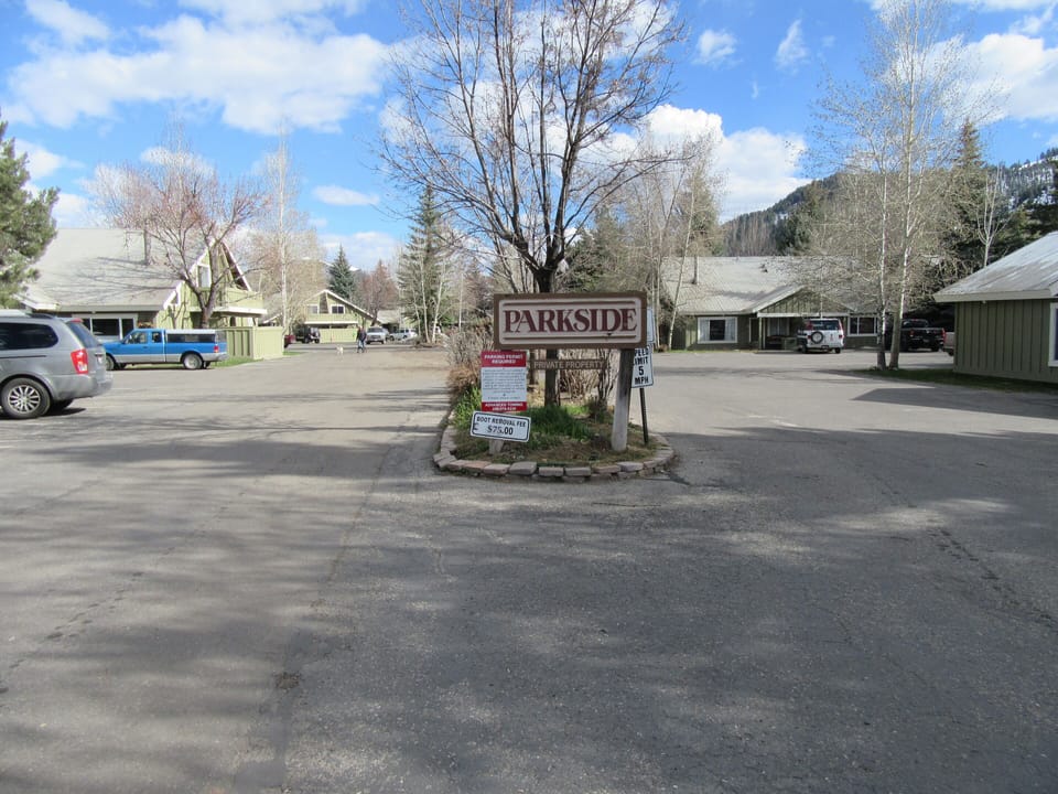 entrance to Parkside Condos