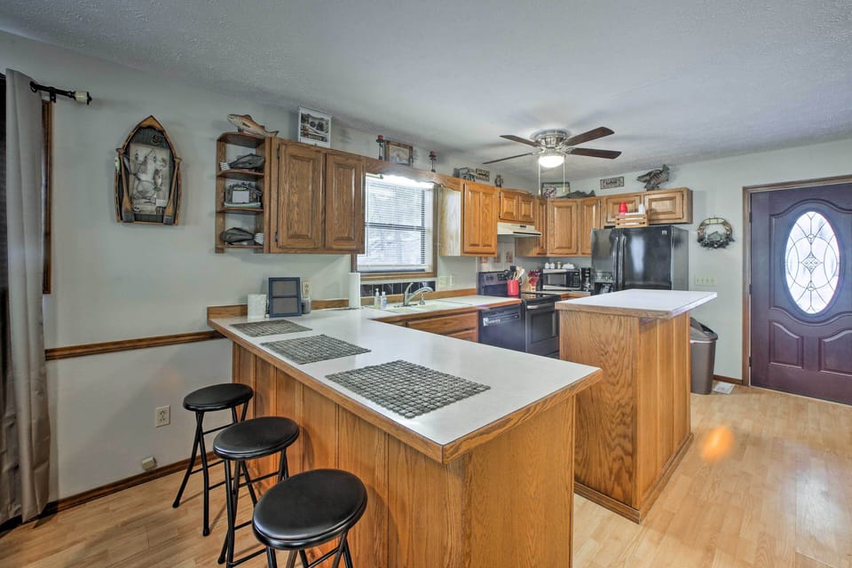 Kitchen | Cooking Basics | Dishware & Flatware | Crockpot | Toaster