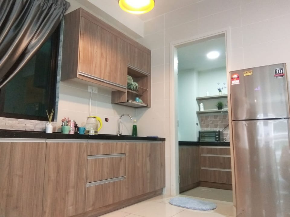 Dry kitchen 