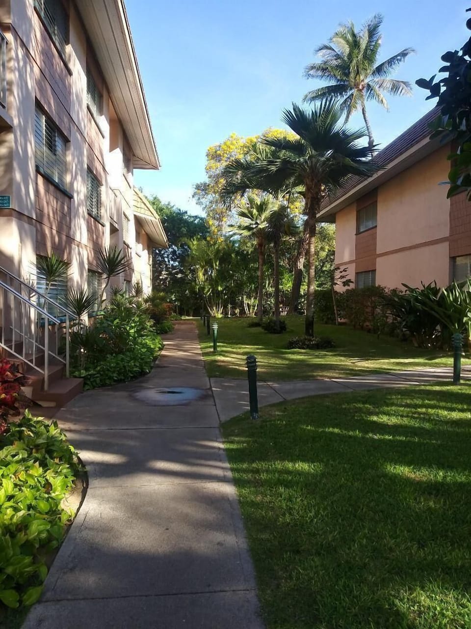 Nice accessible walkway to the condo's front door
