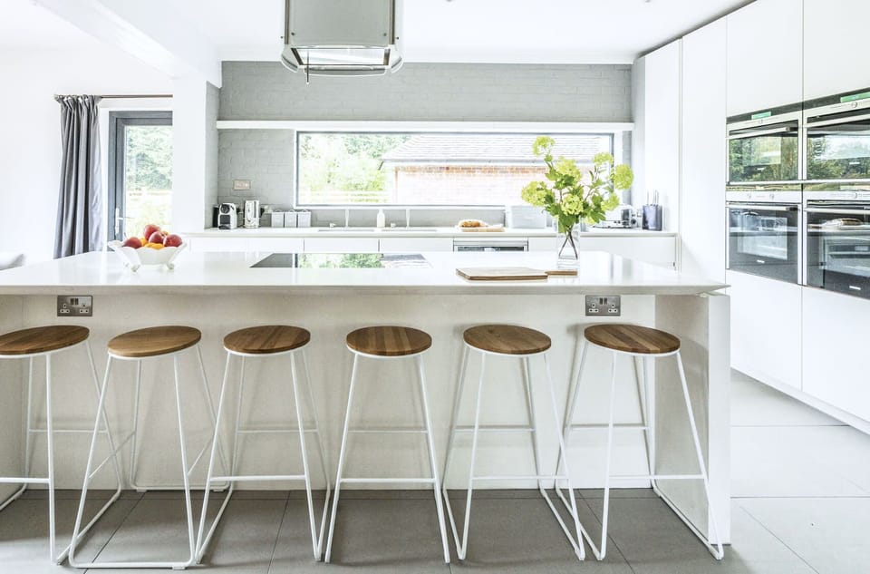 Kitchen breakfast bar