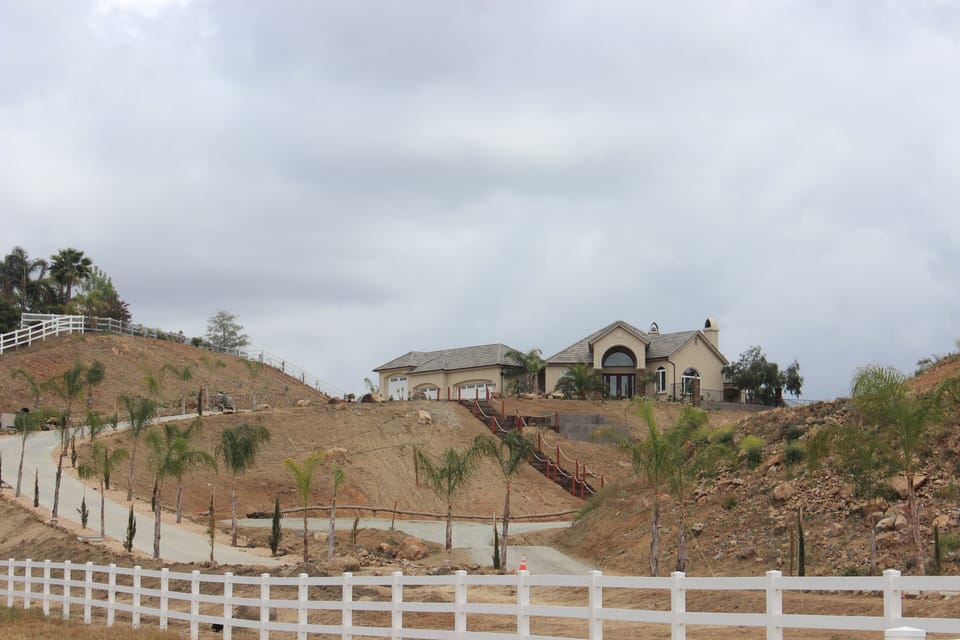 Hill Top Executive Estate on 5 acres  