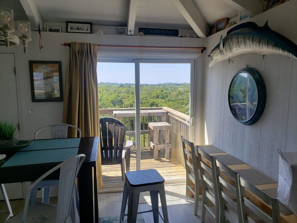 Peaceful View, serenity at it's best! And close to the Beach