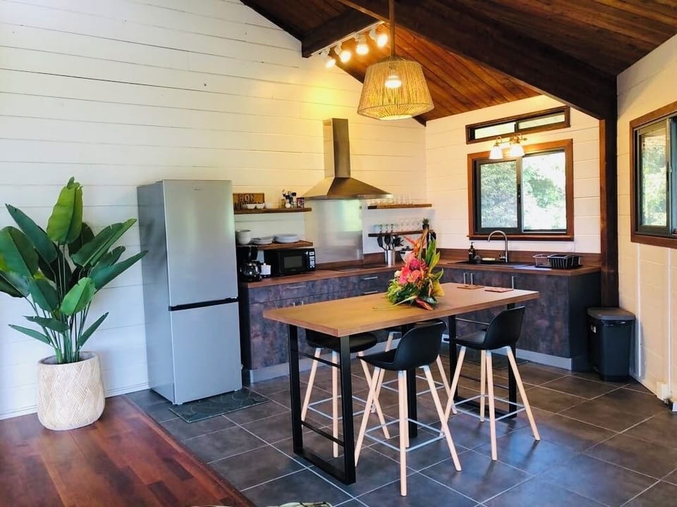 Fully equipped kitchen-Renovated in March 2025