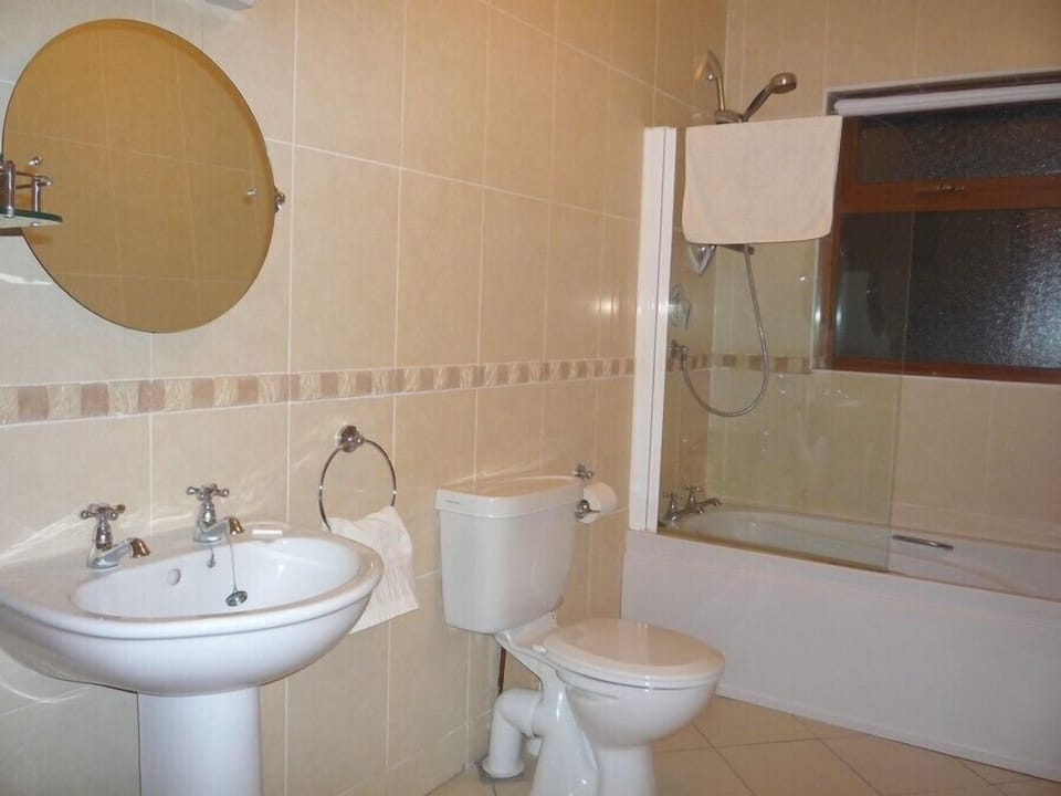 Spacious bathroom