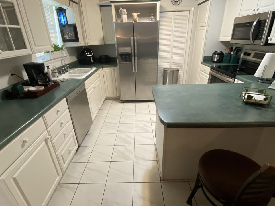 Gourmet kitchen 