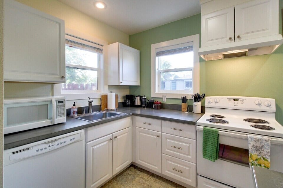 Enjoy using the full kitchen, complete with oven/stove, dishwasher, microwave, refrigerator, and drip coffee pot and eat in kitchen!