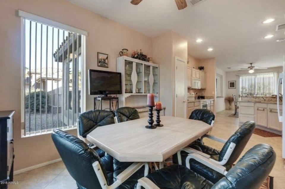 Breakfast/Kitchen
