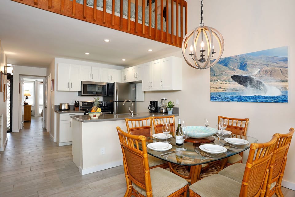 Dining & Kitchen Areas