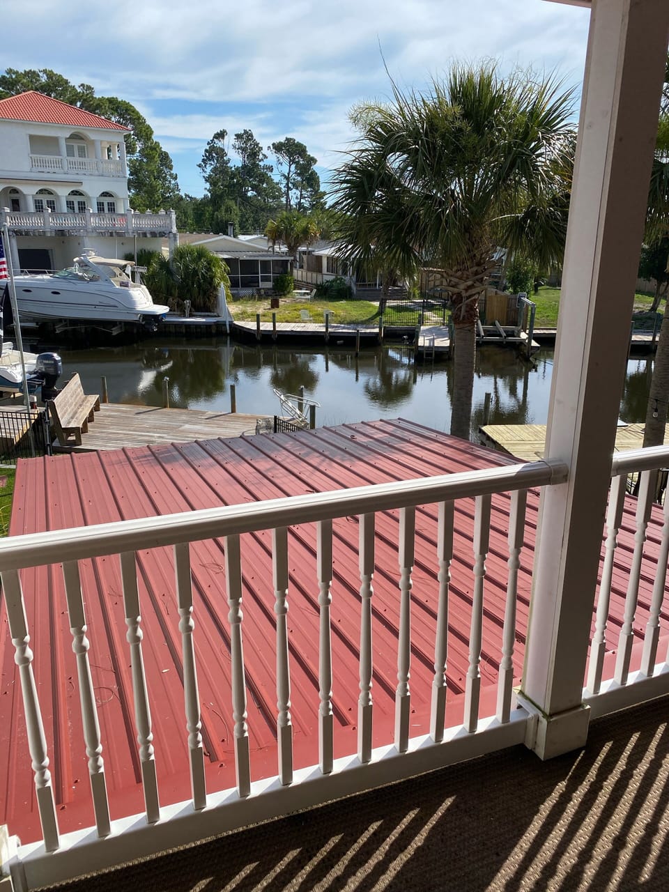 Bring your boat has a doc Goes right to the bay