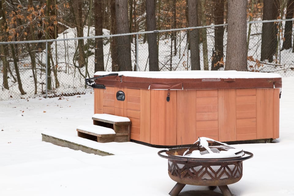 Super, 7-person "Hotsprings" hot tub.