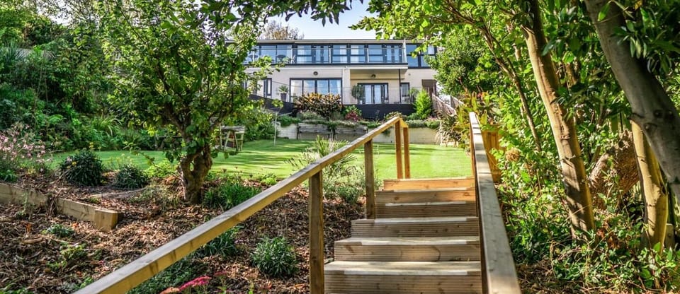 The Private Garden, enjoy 80m of landscape gardens
