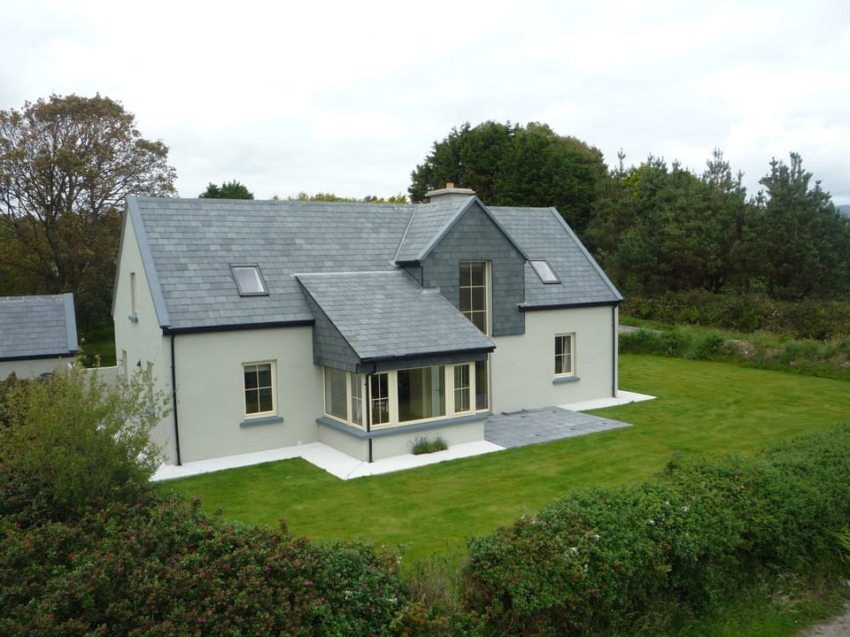 Seashell Cottage Overlooking Ballinskelligs Bay