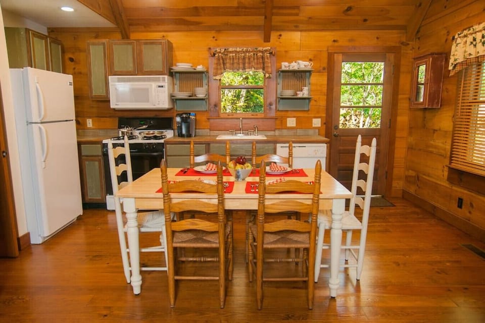 Kitchen and eating area of the cottage.