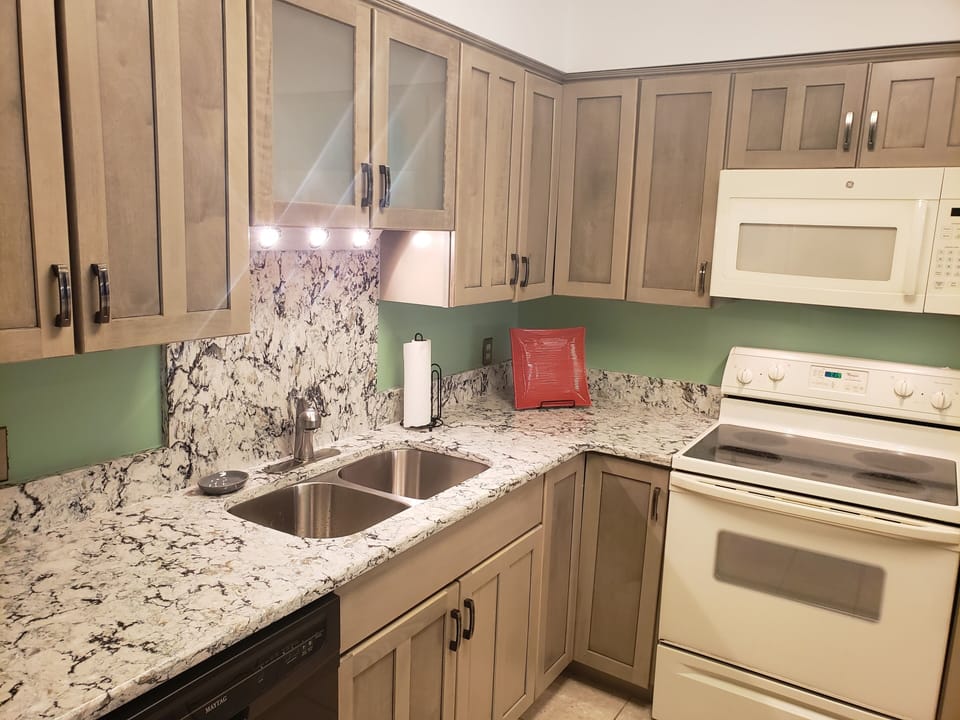 I LOVE THIS KITCHEN!
