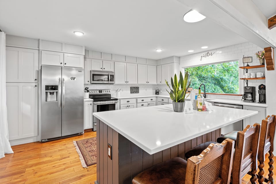 Kitchen, Mail Level