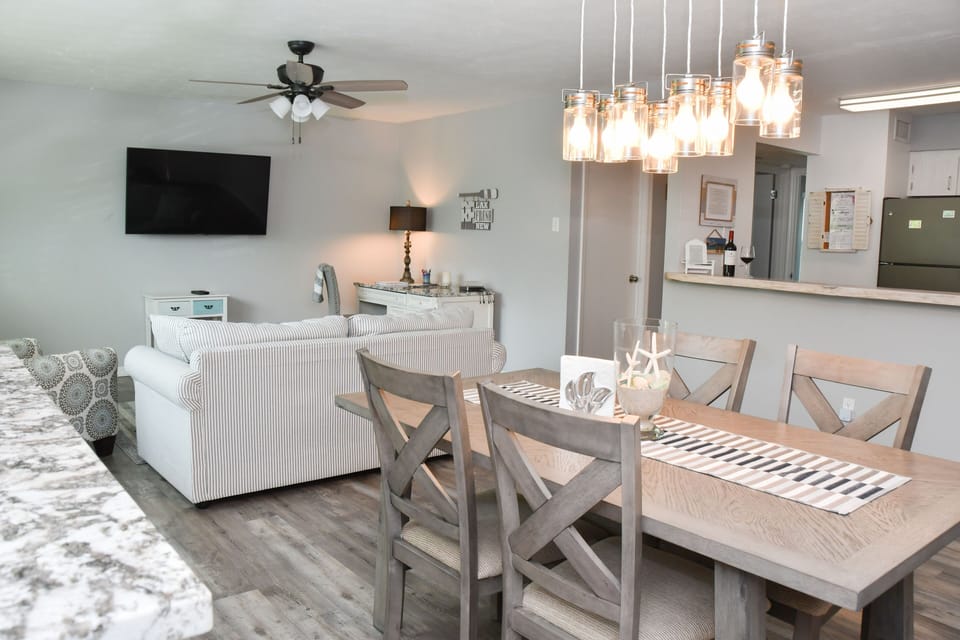Shabby chic beachy!