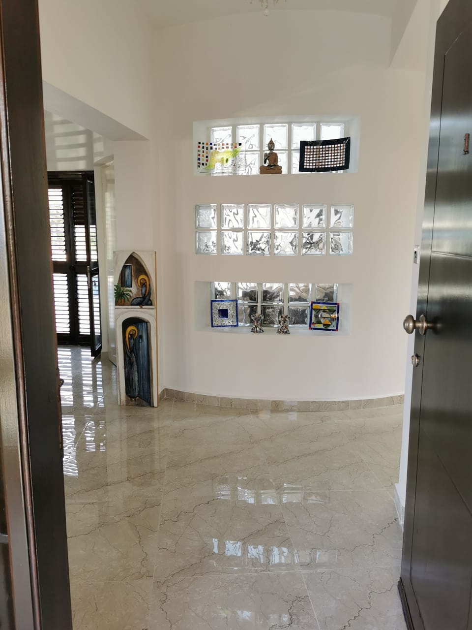 entrance hallway 