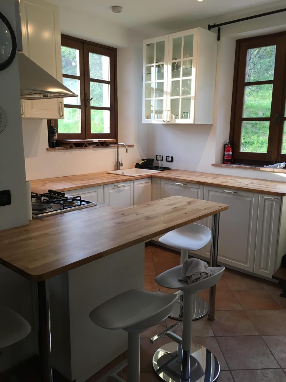 New: Fully equiped kitchen and breakfast bar