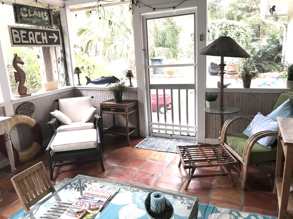 Cozy Screen Porch.  Pull kids or beach chairs in the Red Wagon to the beach