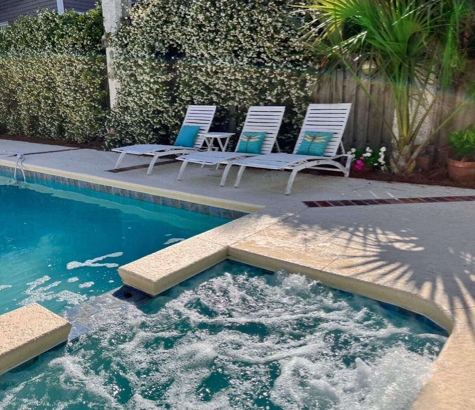 Enjoy the jacuzzi hot tub anytime. Heat the pool for a gas fee in cooler months