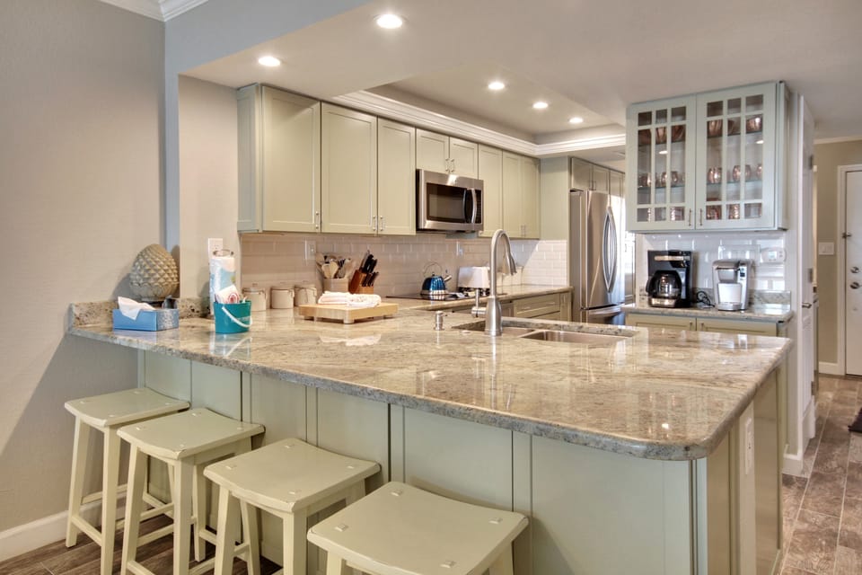 Eat-in bar seating