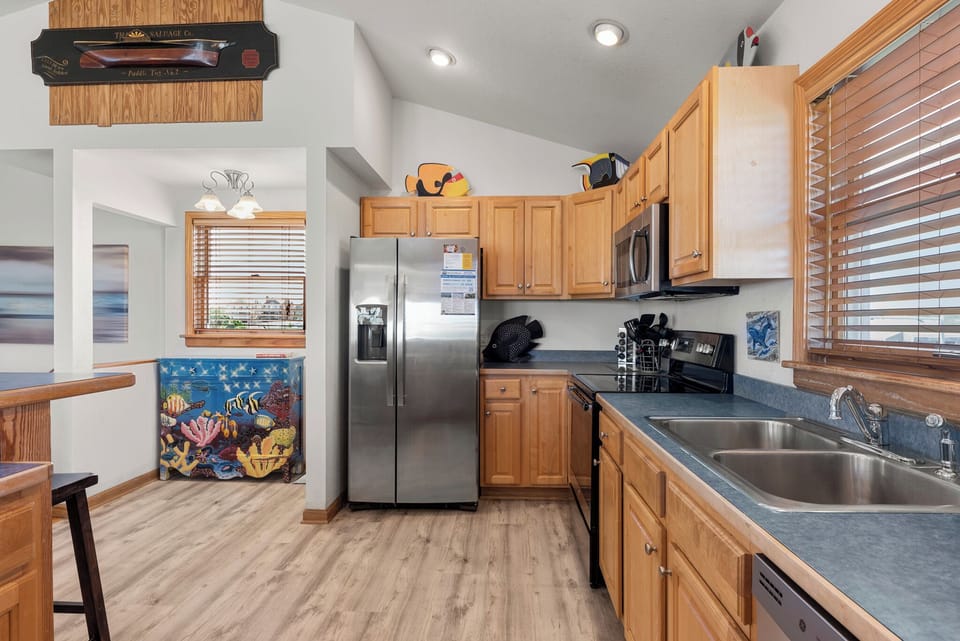 JR4205: Marlin Manor l Top Level Kitchen