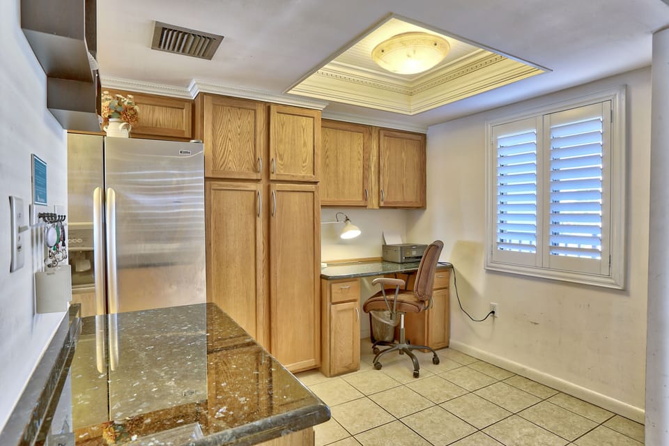 Kitchen and desk space