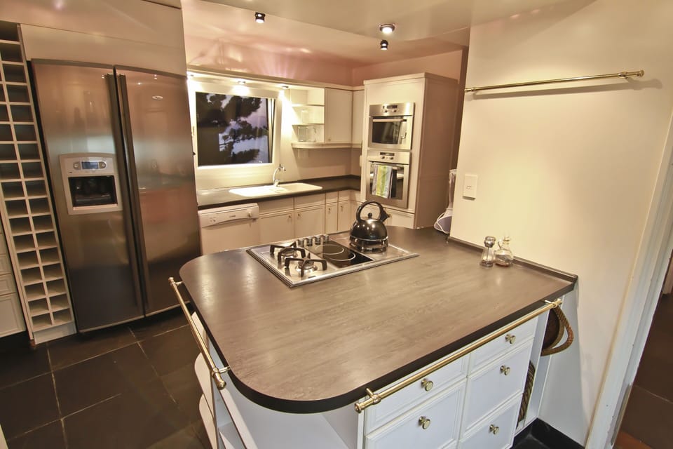 Enjoy this fully equipped kitchen