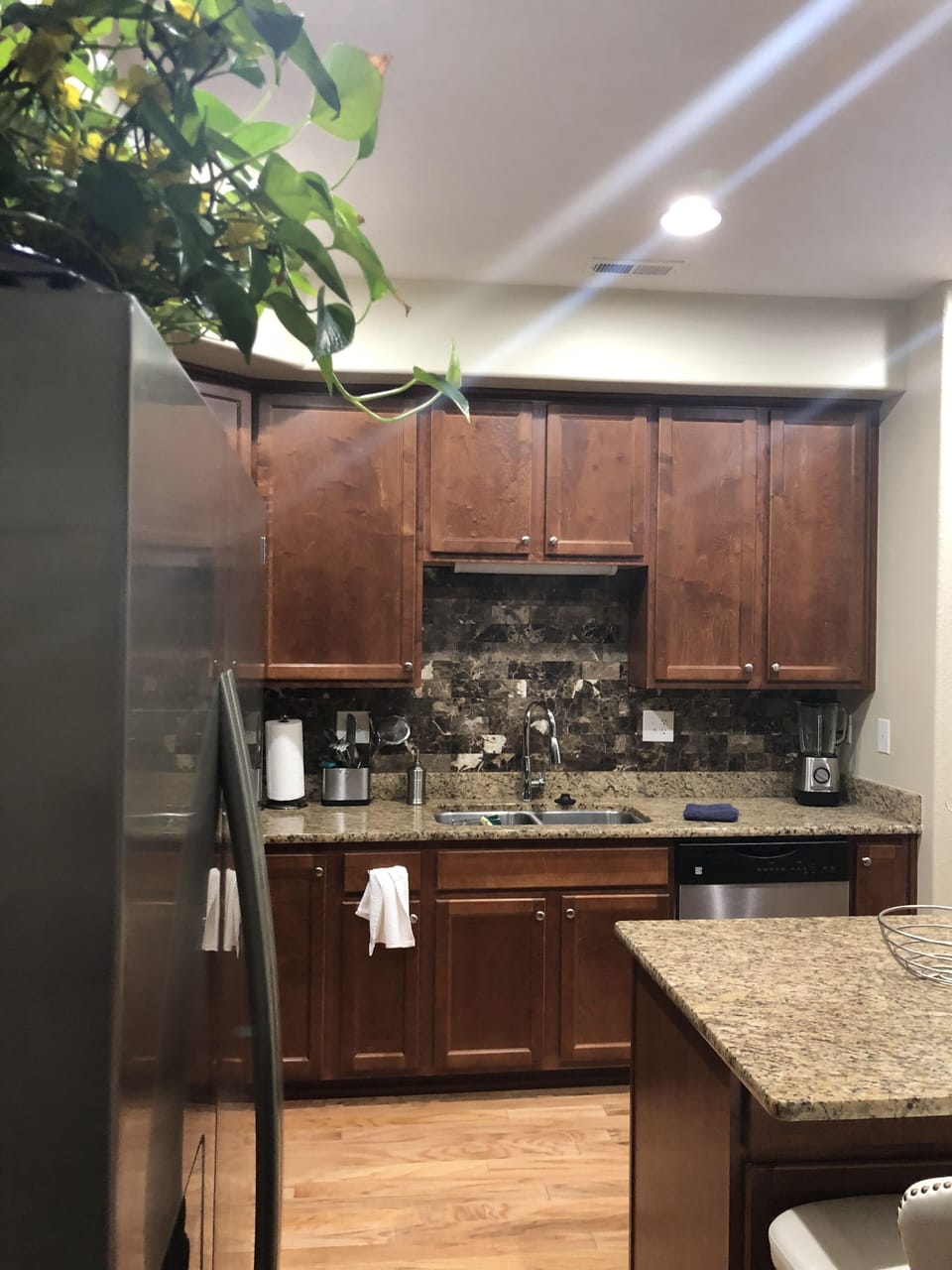 Viewing of kitchen. Fully kitchen equipment.