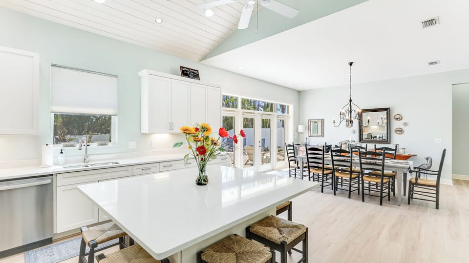 Eat in kitchen island