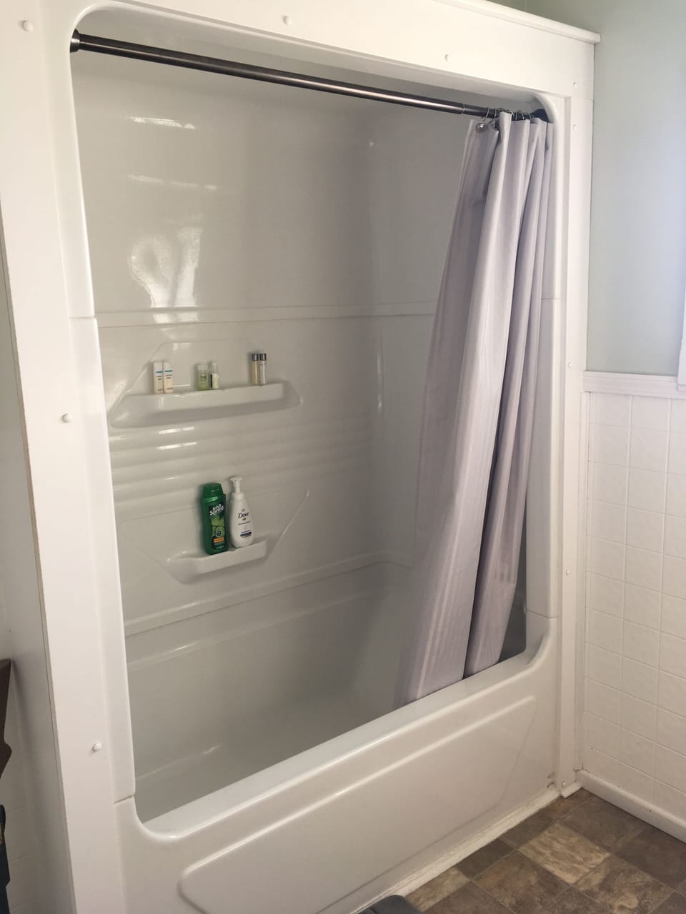 Bathroom 1
Shower/Tub Combo