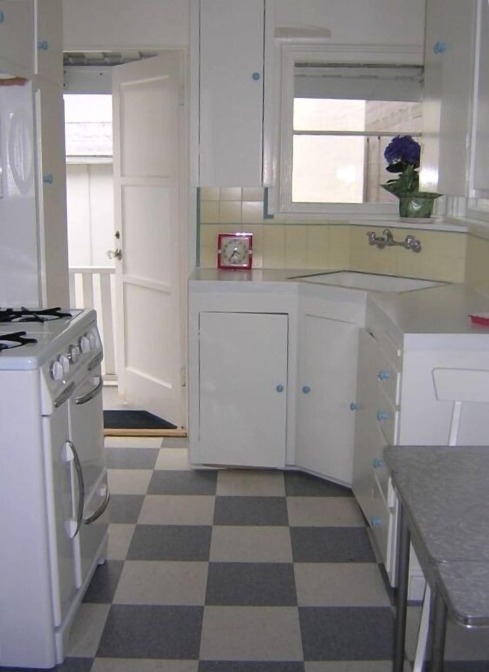 Restored Vintage Kitchen With Wedgewood Stove