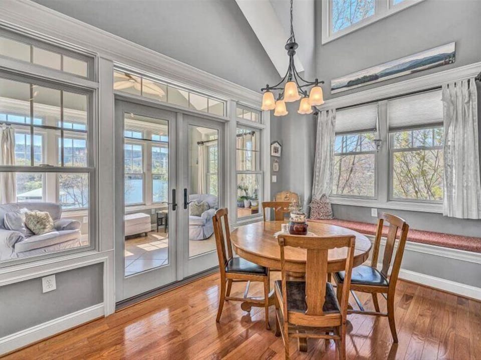 Breakfast Nook