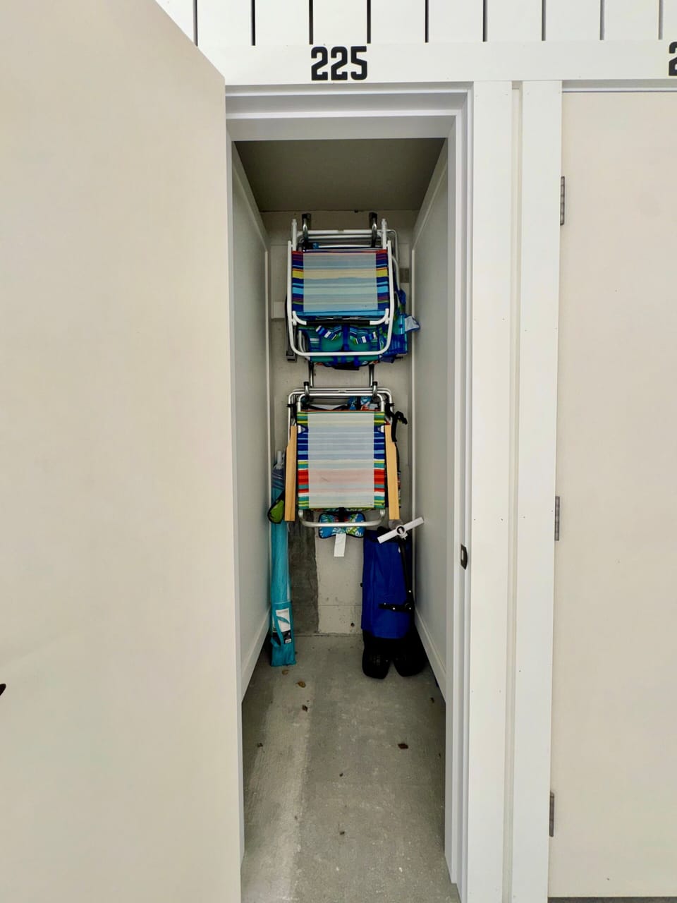 BEACH STORAGE