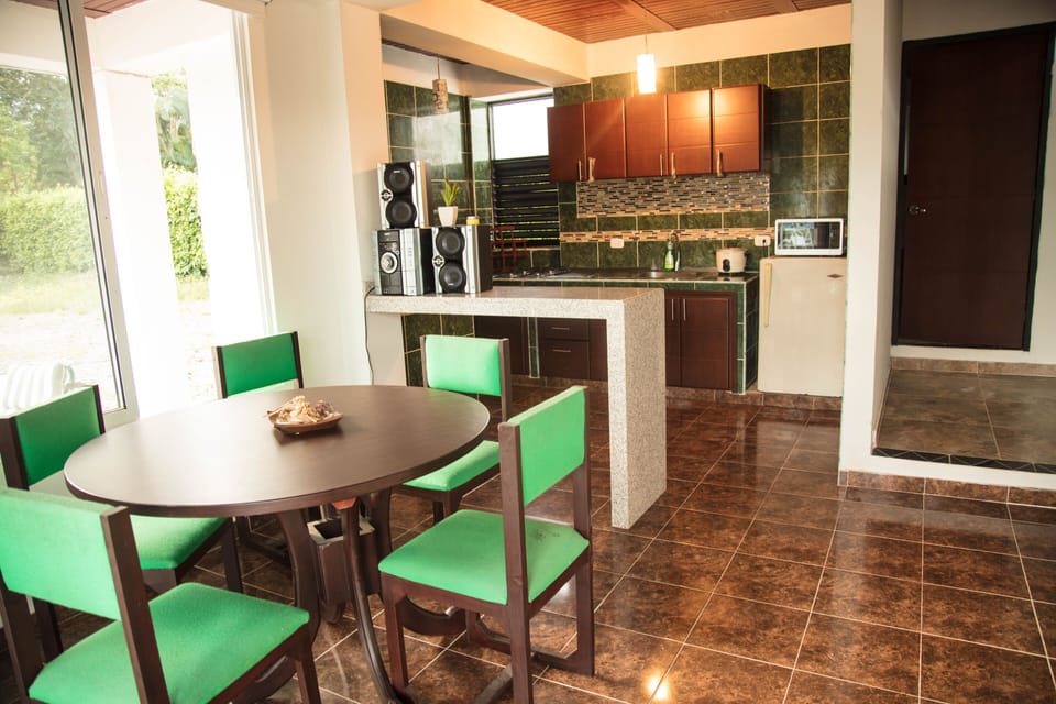 COMEDOR-COCINA APARTAMENTO