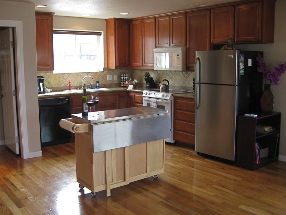 Large full kitchen.