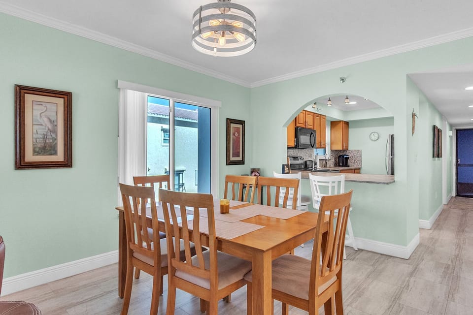 Dining/Kitchen