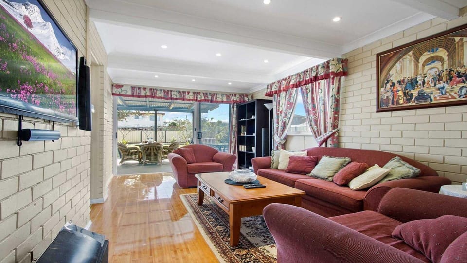 Sea Gem | Family Room 
