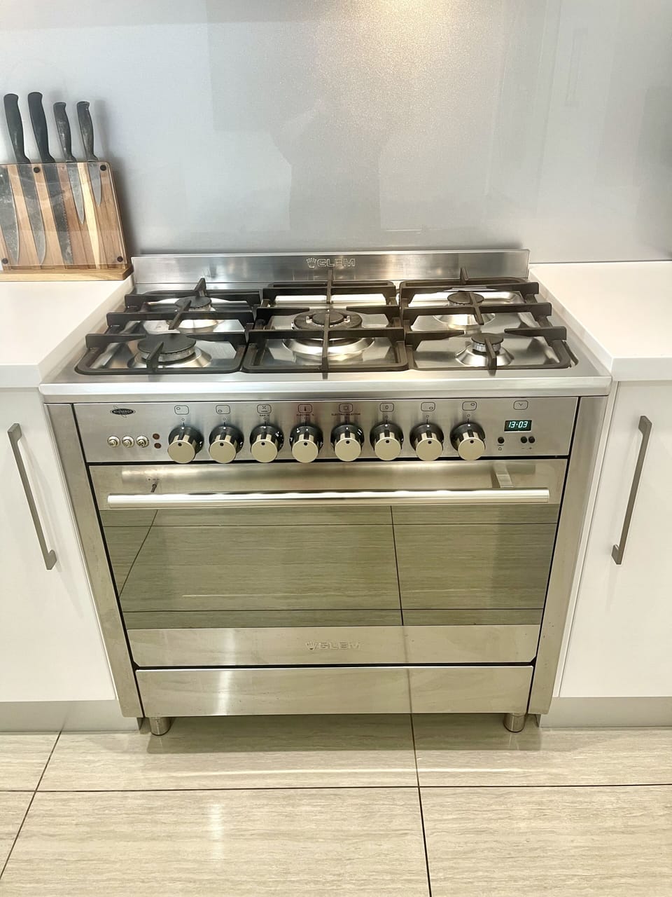 6 Burner gas stove top and oven