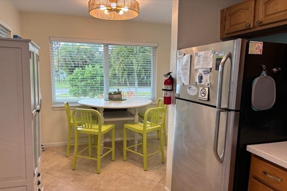 Dining area in kitchen with expanded seating for 4