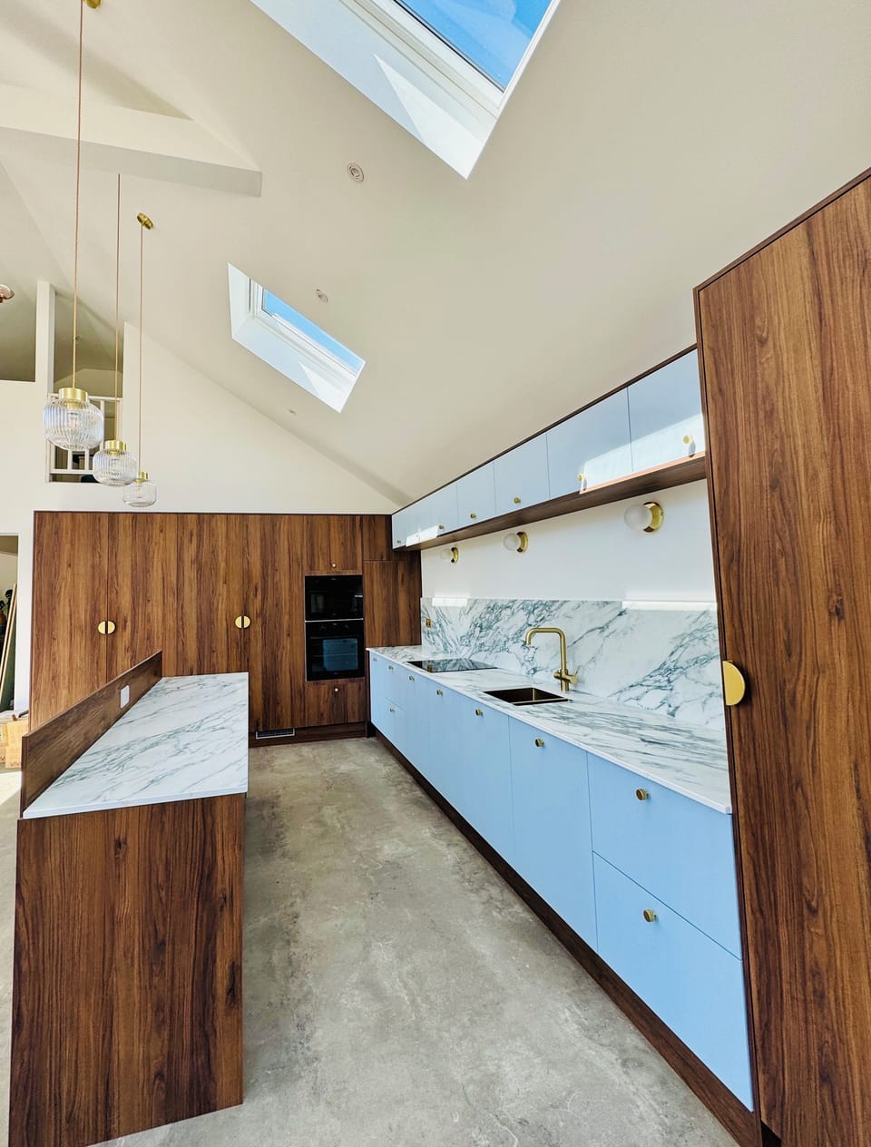 Brand new designer kitchen with everything you need to cook up a feast.