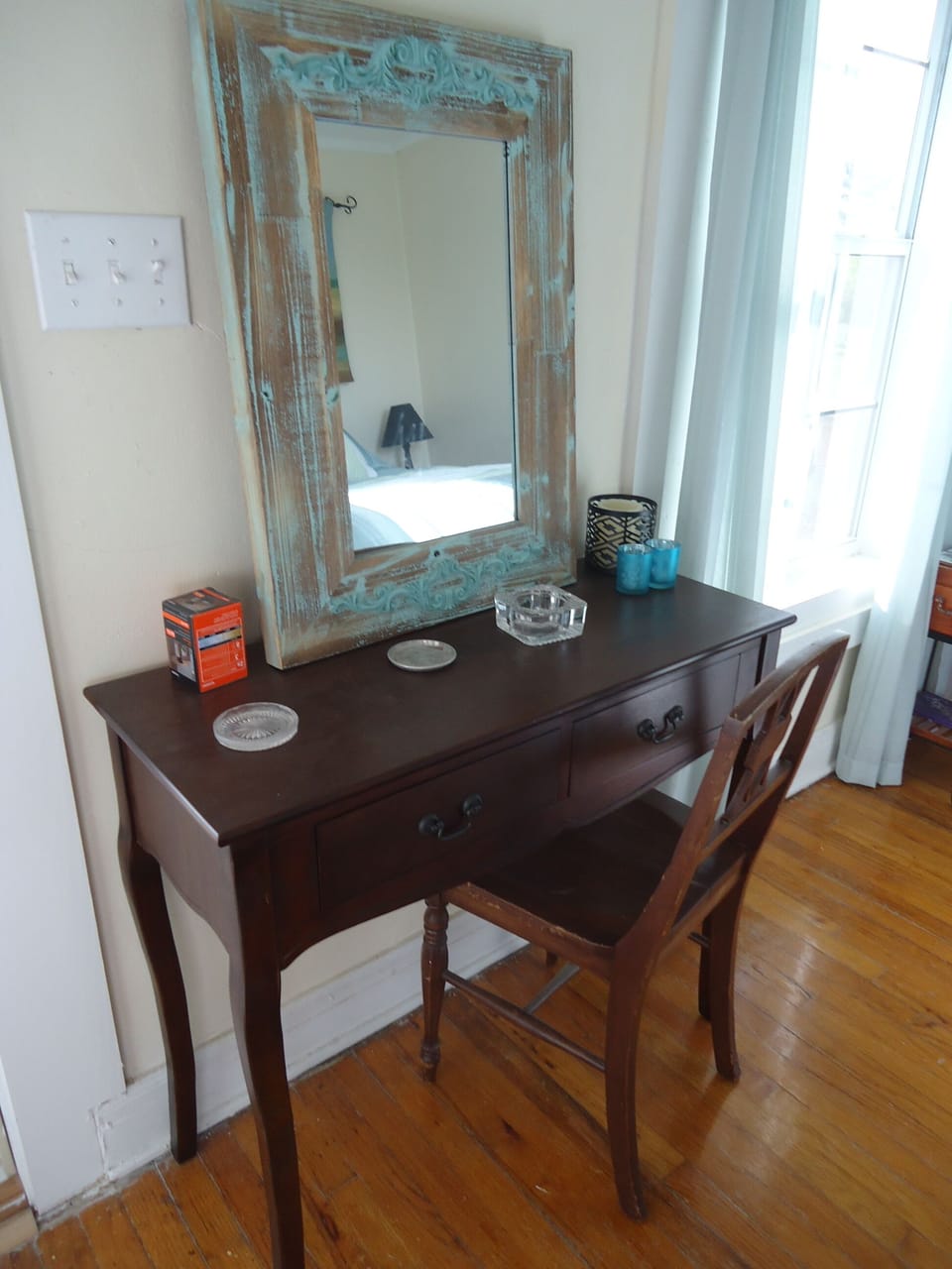 North bedroom vanity & mirror