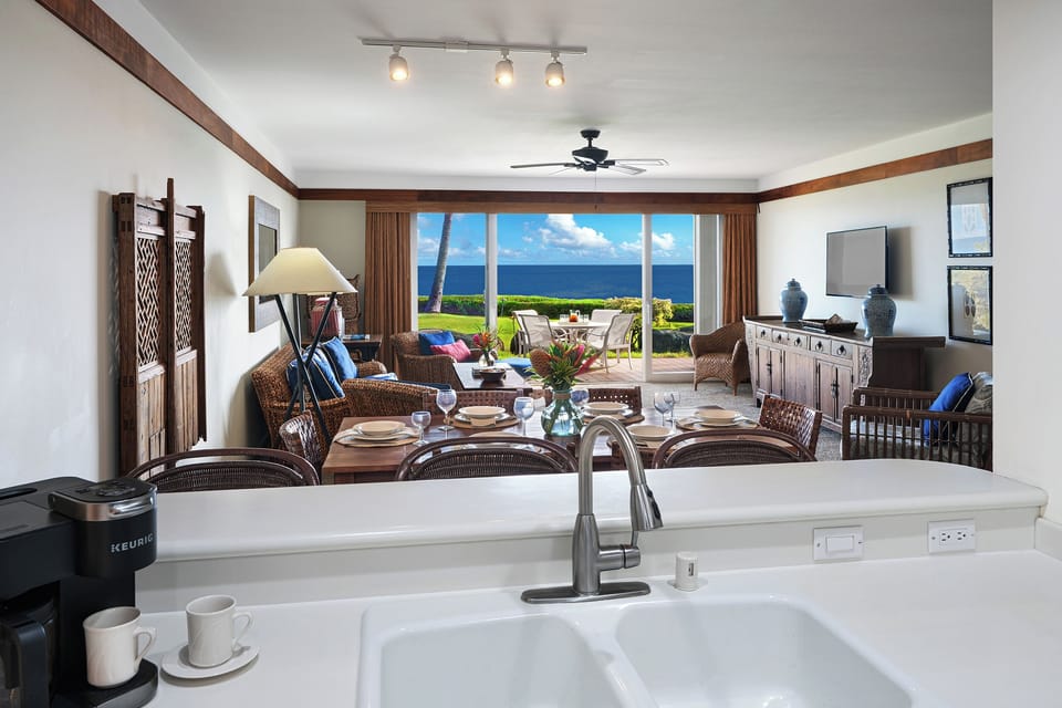 FULLY EQUIPPED KITCHEN WITH OCEAN VIEW