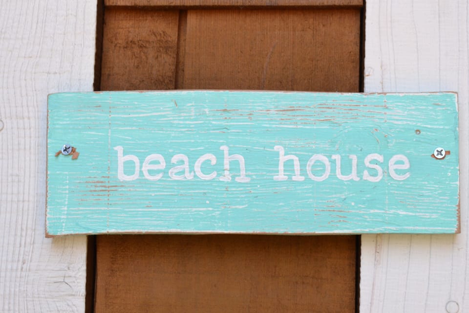 Welcome to our over 4000 square feet + home on 14th Ave near the Yacht Harbor!