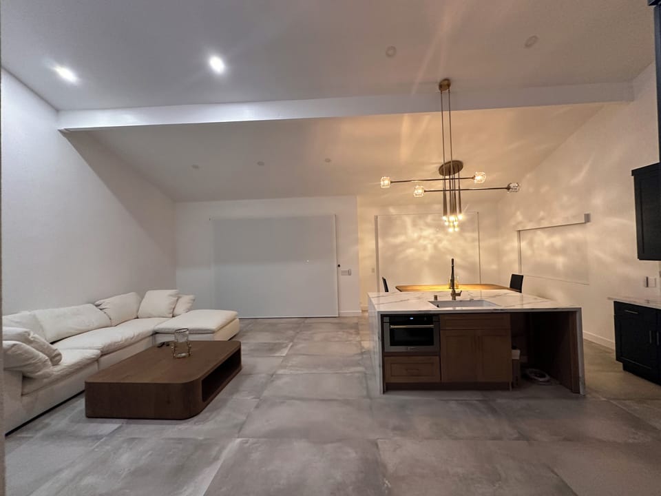 Open Kitchen/ brand new appliances